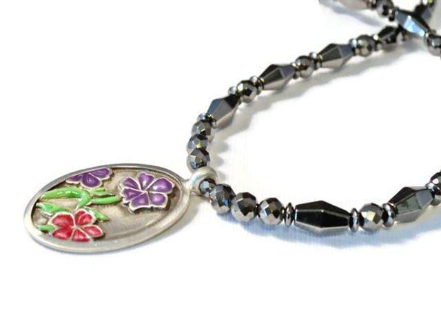 Beads-N-Style Magnetic Therapy Necklace Magnetic Necklace with Pewter Flower Pendant