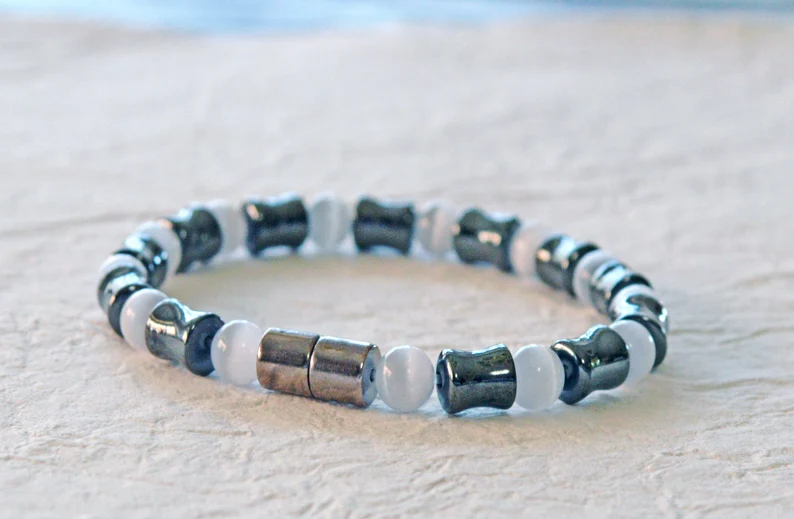 Magnetic Bracelet for Men with Gray Cat's Eye and Magnetic Clasp